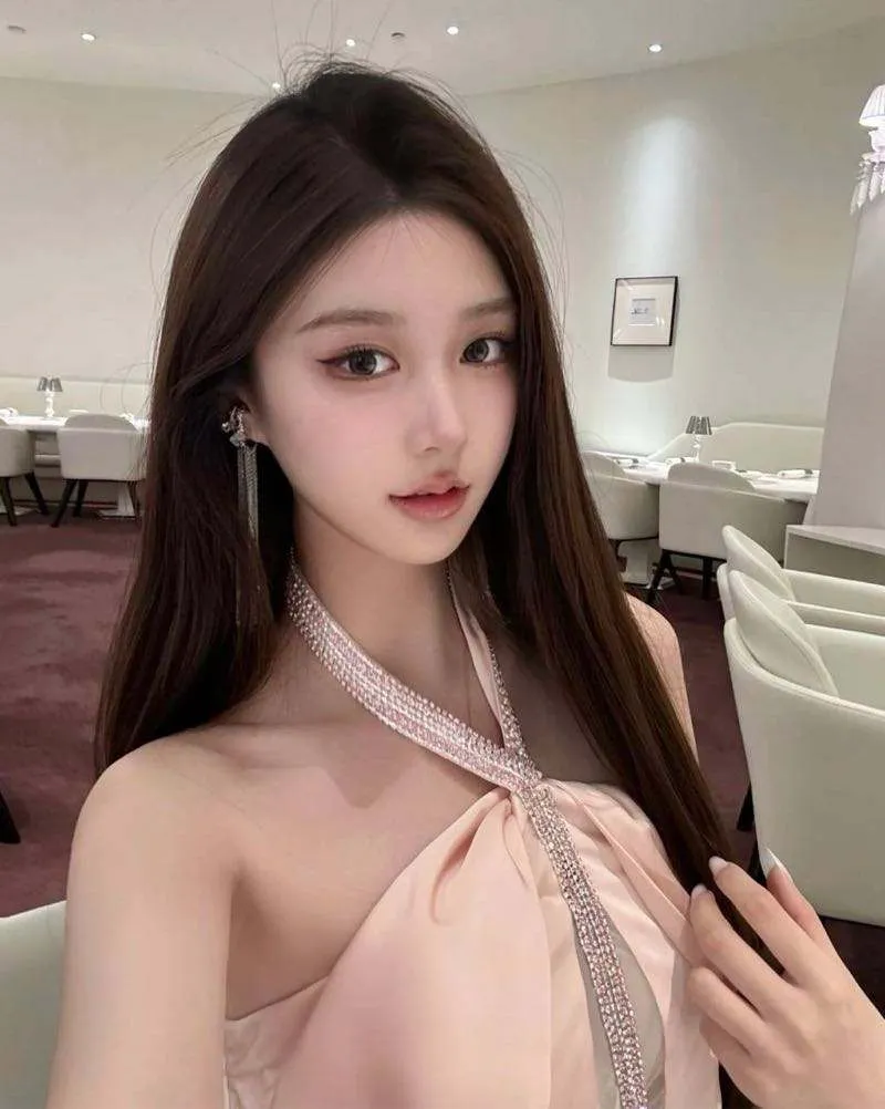 156新人肤白貌美博主桃子首开