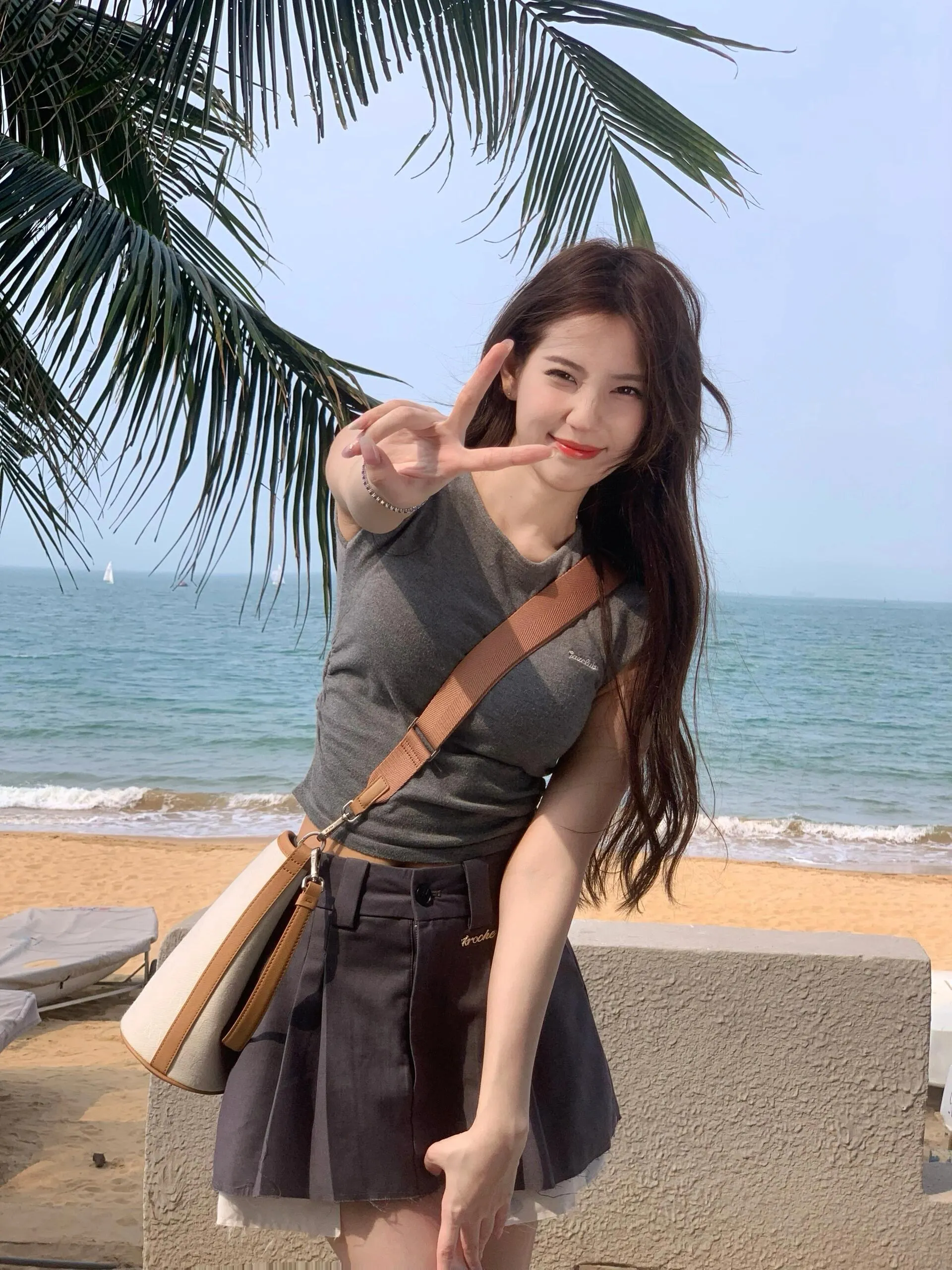 小洁，大学实习生初次下海三点粉嫩 Gallery 3