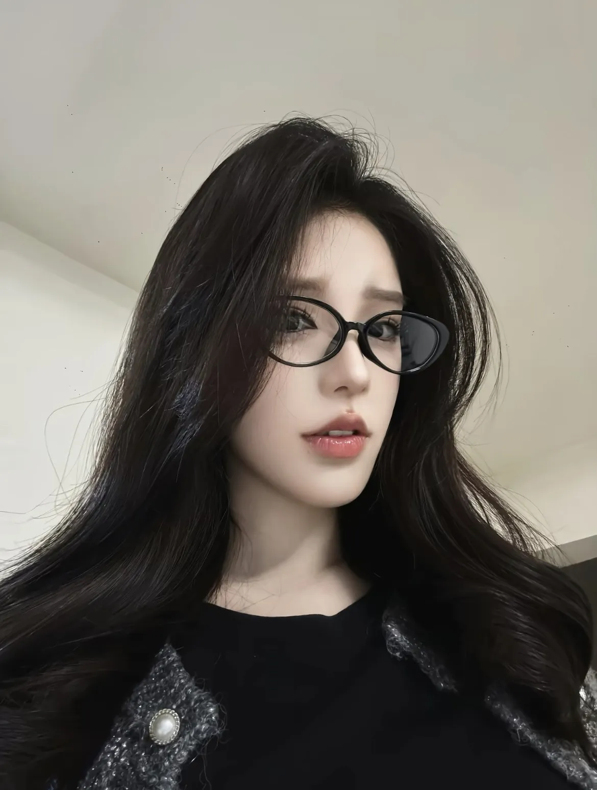 盛夏 纹身女孩给你全新的体验