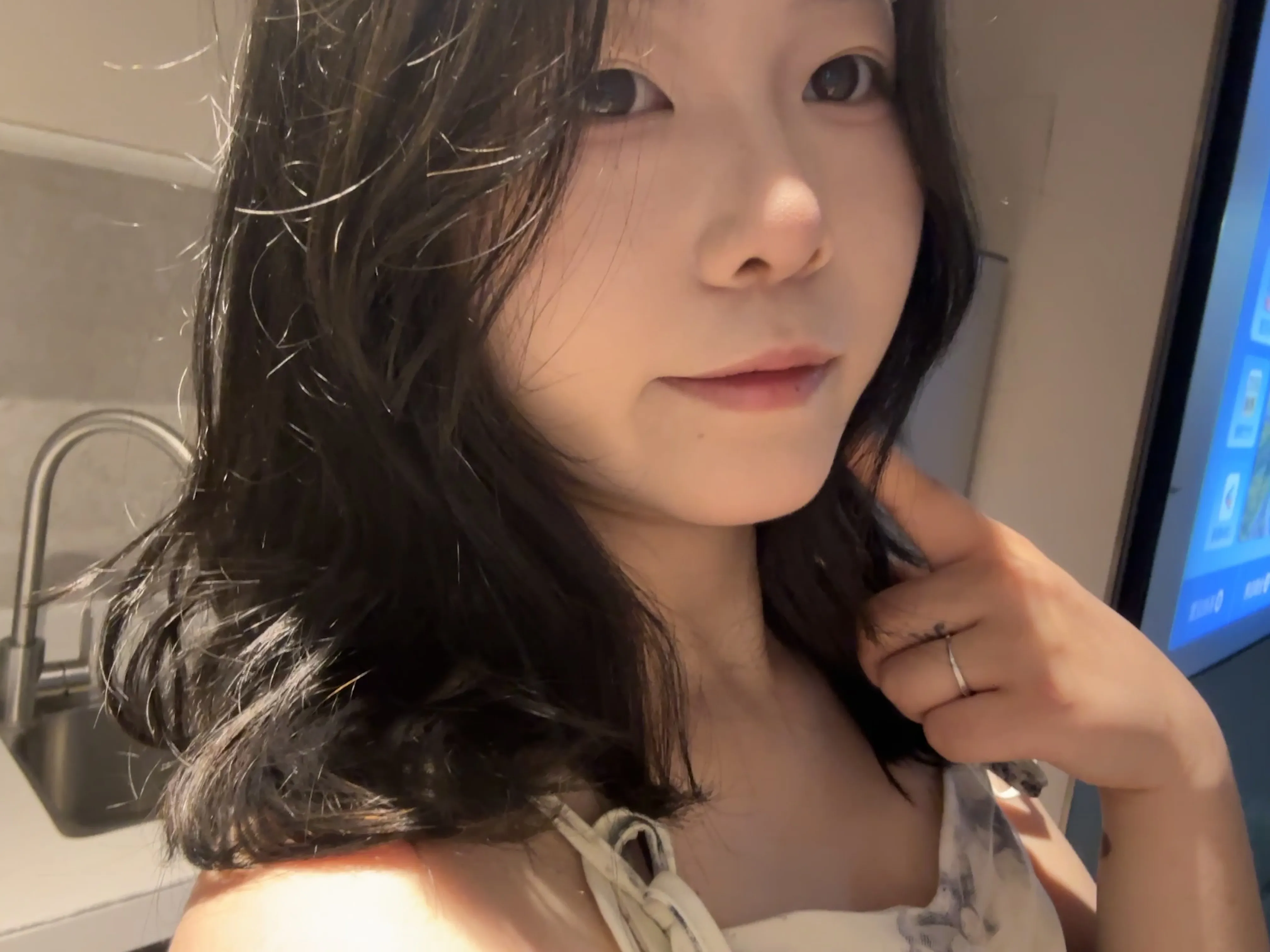 柚柚超级甜美可爱07后真实学生兼职