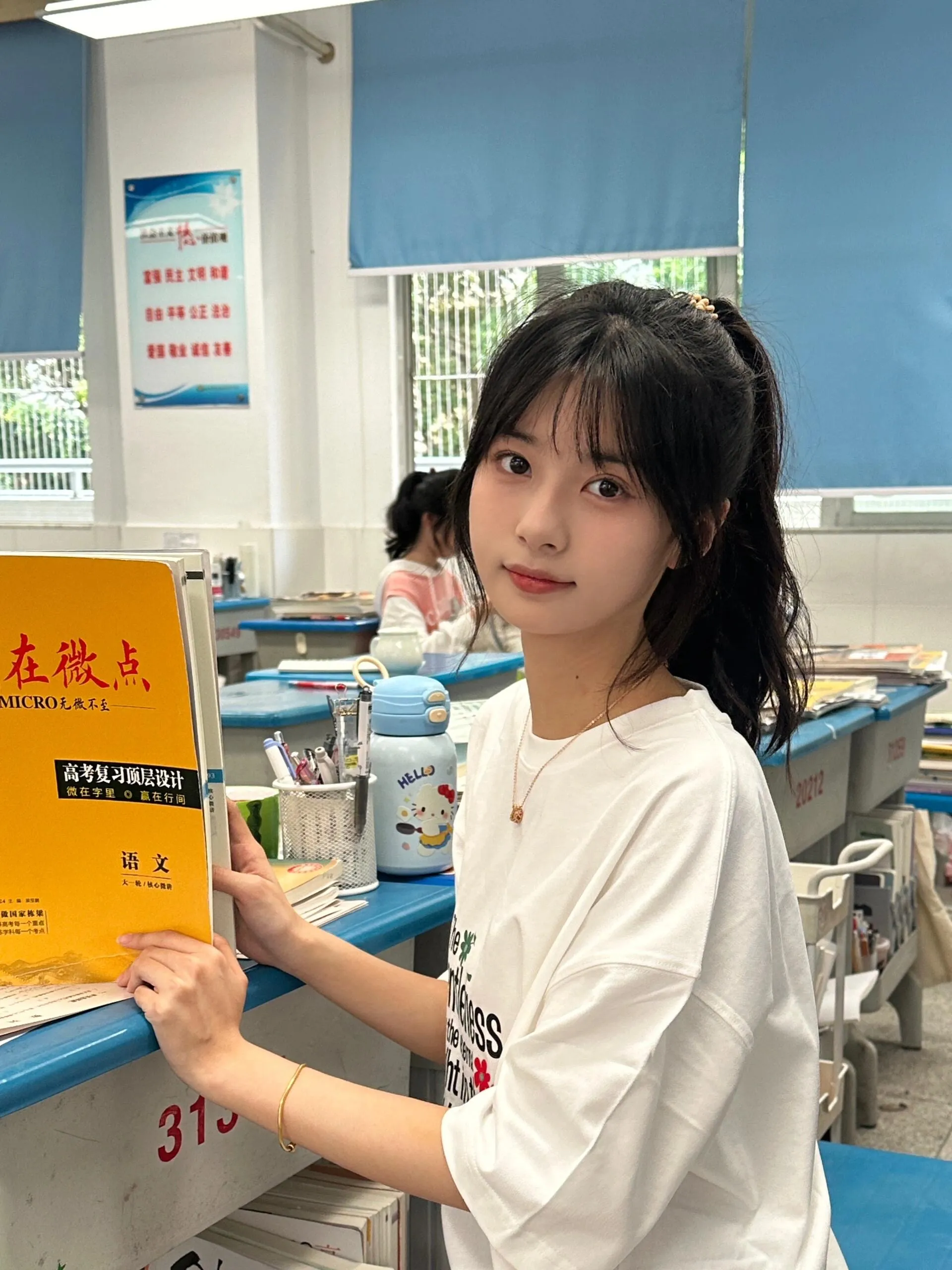 小陈，在校生兼职年纪小上下粉嫩可爱听话