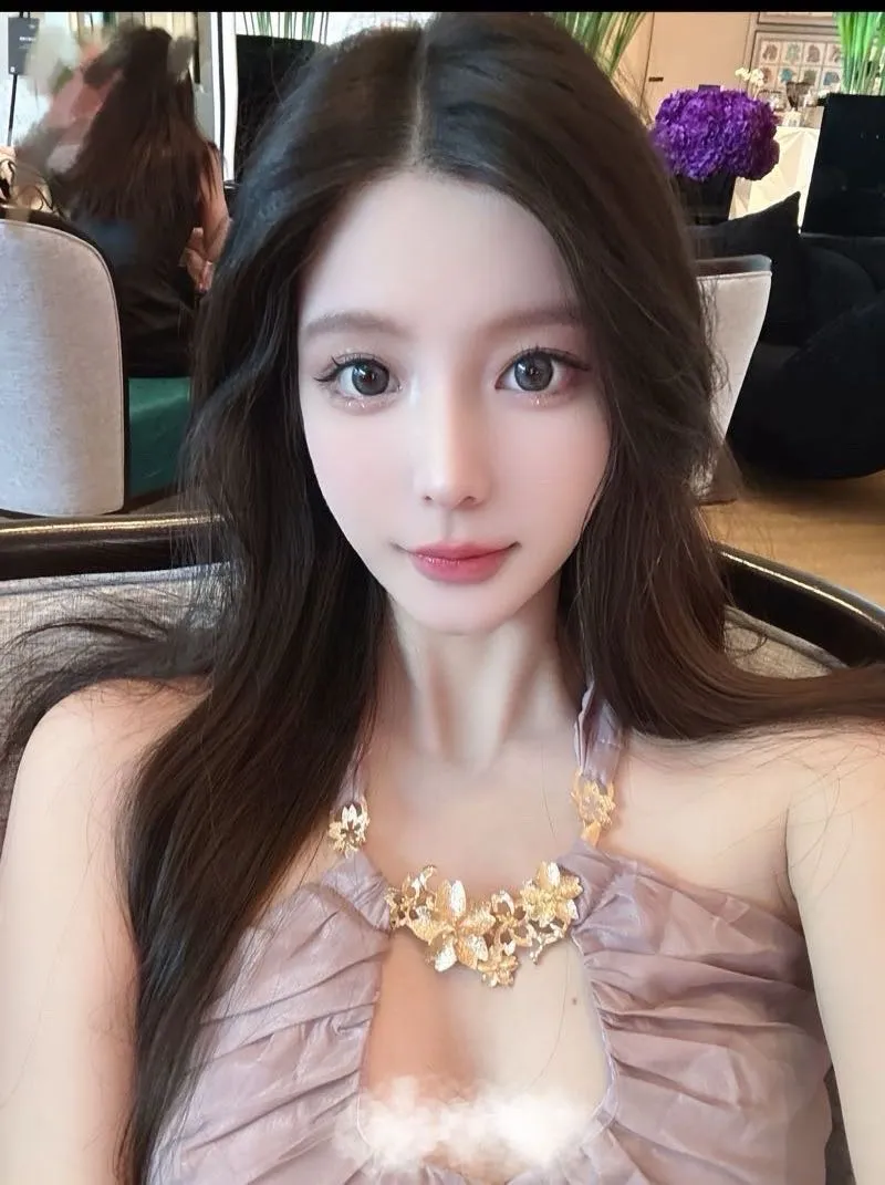 闵行秋水 粉色浪漫极品少女