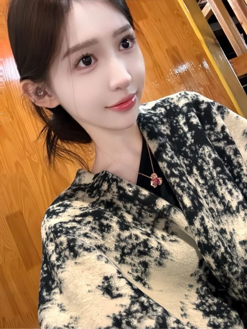 西萌 精致小美女