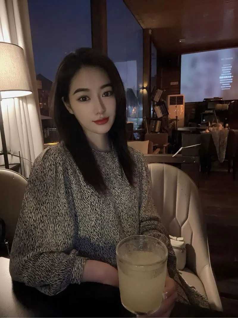 柳柳 敏感骄淫需要哥哥填满 Gallery 4