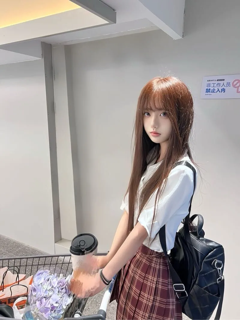 希芸 高挑小萝莉 逼逼紧 服务好 Gallery 2