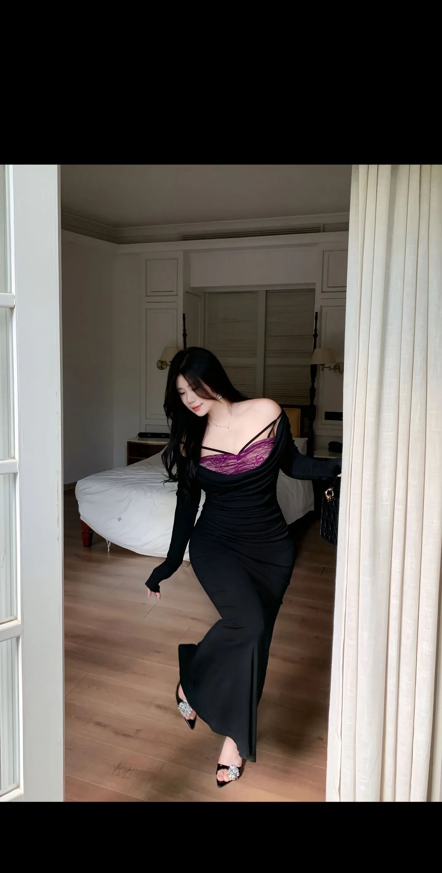 松鼠 看着清纯床上反差婊会活包舒服 Gallery 2