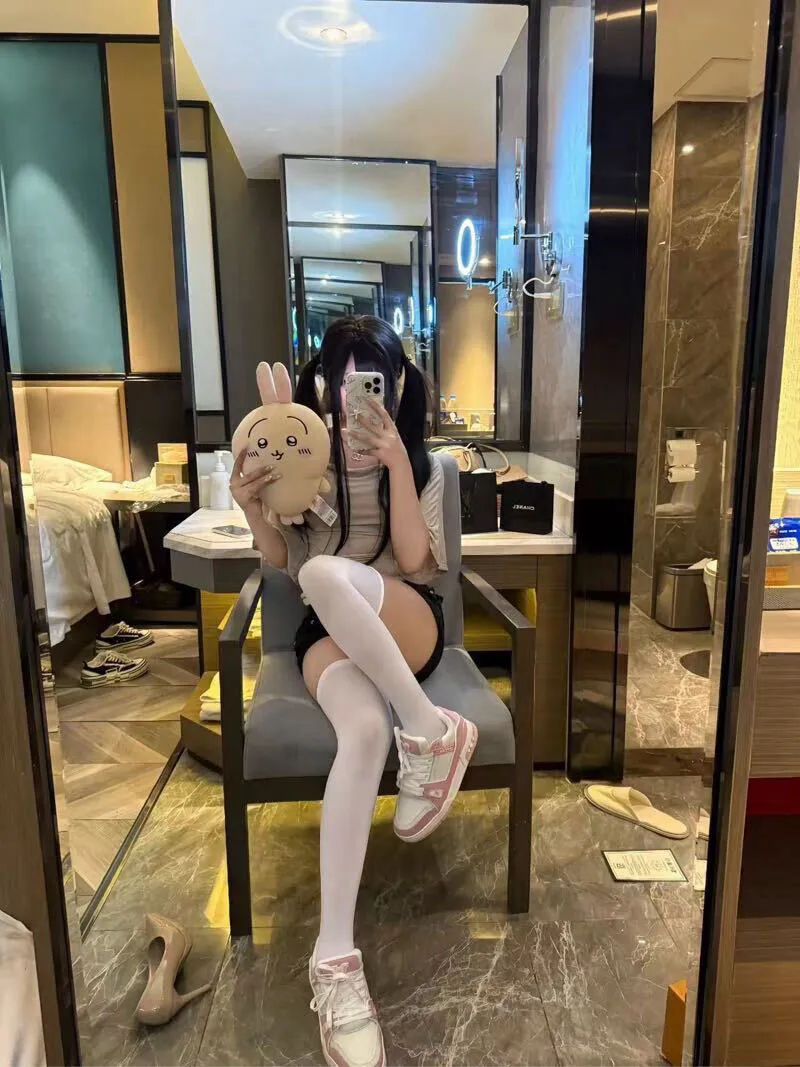 妈生白虎 张衣衣 萝莉首开 Gallery 3