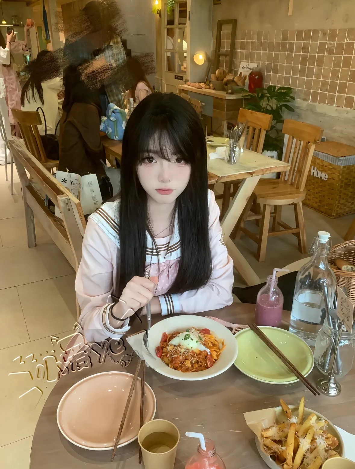 高校学生真正白小纯 真实刚下海兼职 菲菲 Gallery 3