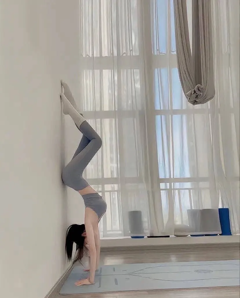 极品泡芙172舞蹈学校在线上大E奶 Gallery 4