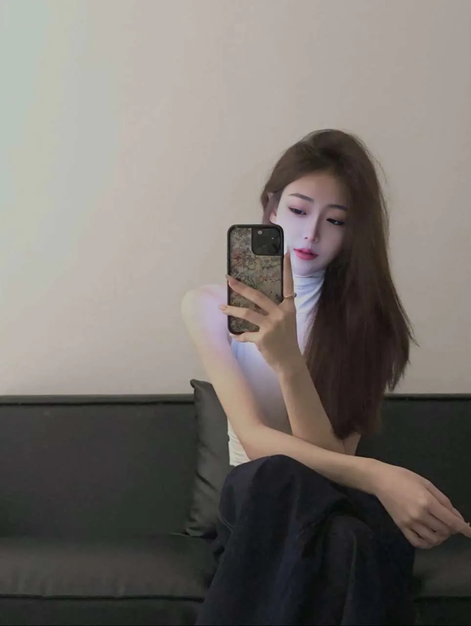 浦东湾湾 雪白肌肤性感撩人 各种姿势任玩 Gallery 3