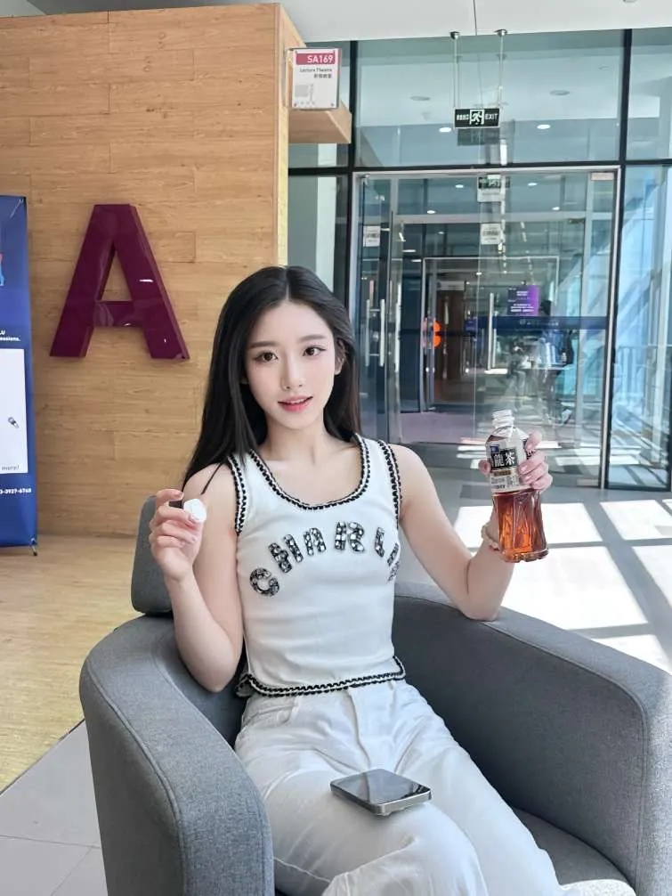 楚然 眼眸清澈 回眸一笑终难忘 Gallery 3