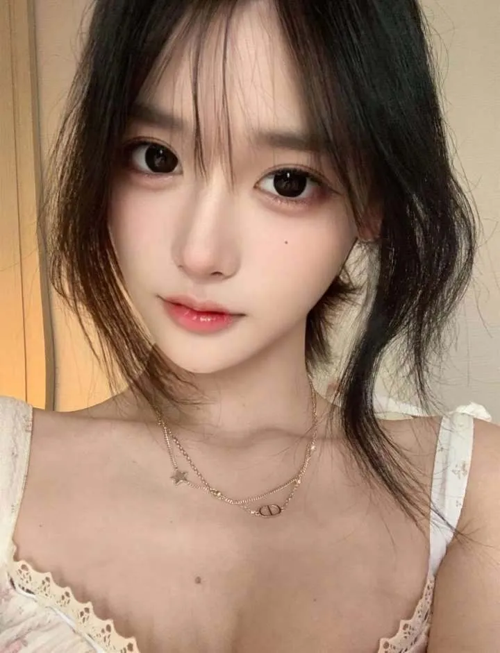 雅雅 甜美美少女 性感小野猫  网红主播