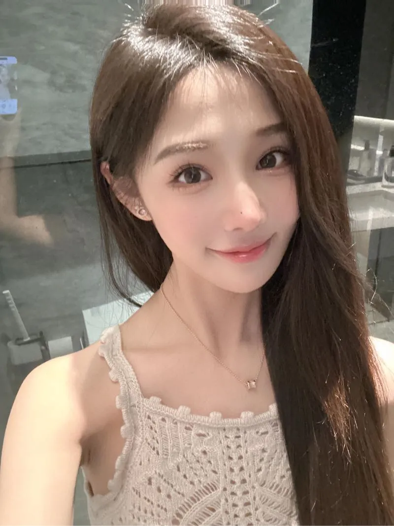 闵行呆呆 粉嫩小鲍鱼 外表清纯 欠操闷骚小母狗 Gallery 4