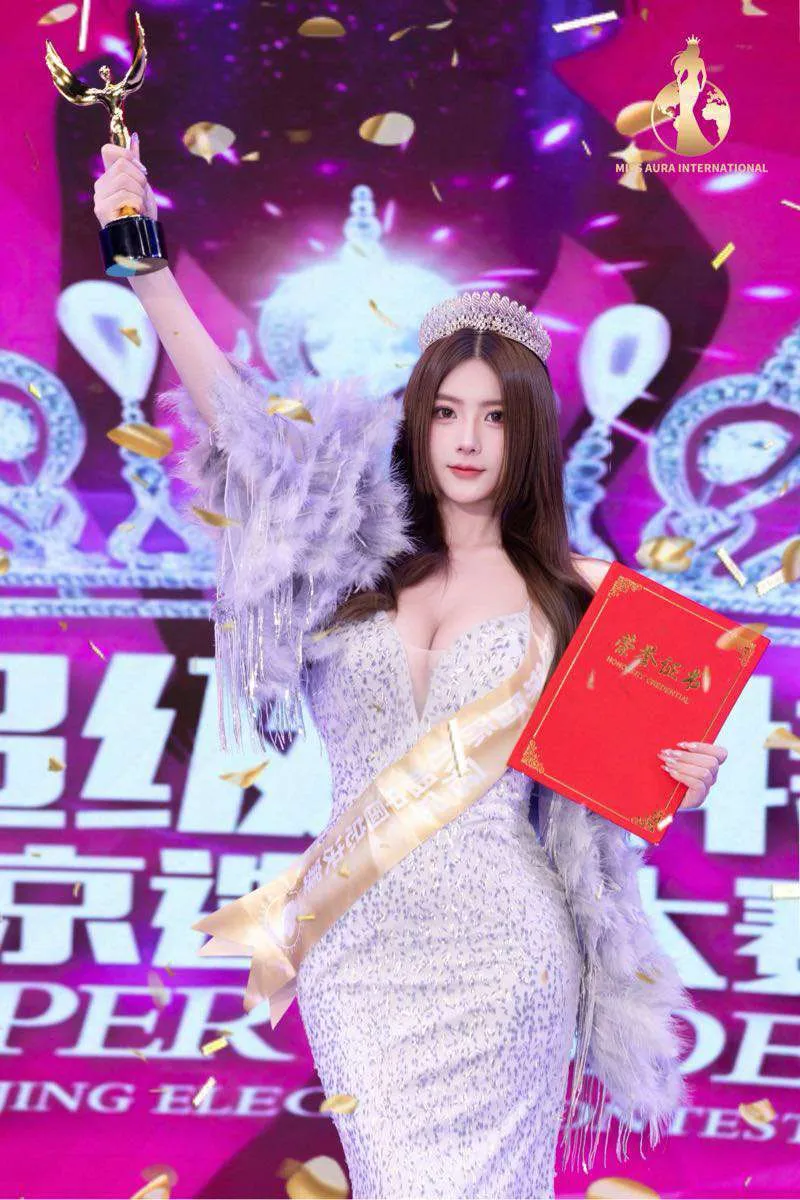 浦东车模st露娜小姐极品御姐