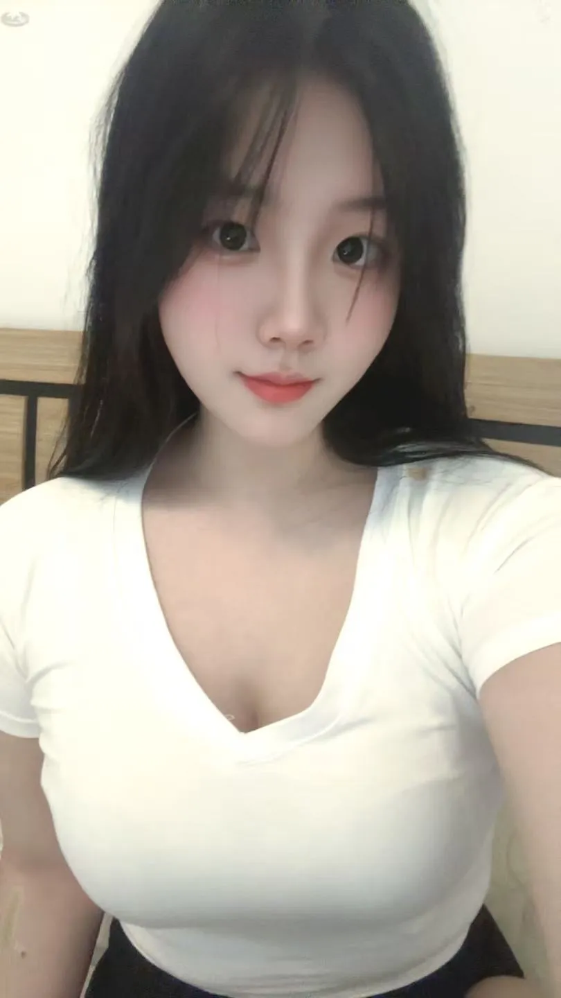 bb097 普陀 172 童颜巨乳学生月儿 Gallery 4
