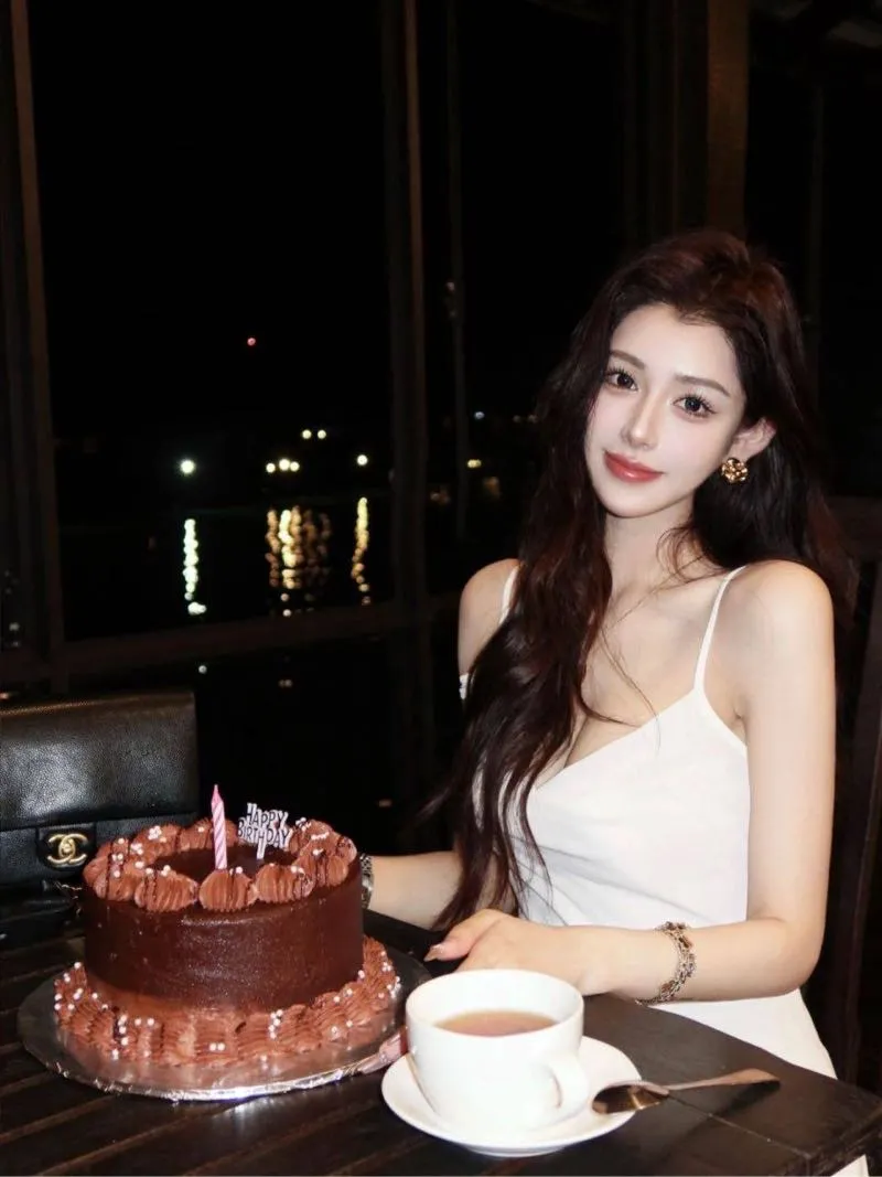 梦中情人书瑶 街拍模特 兼职短开