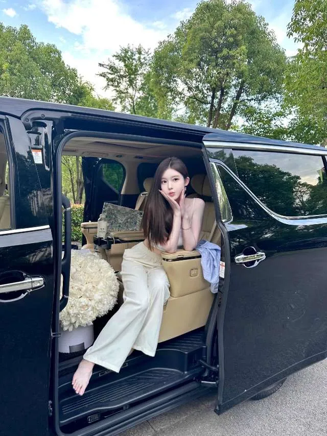 y191网红可一字马