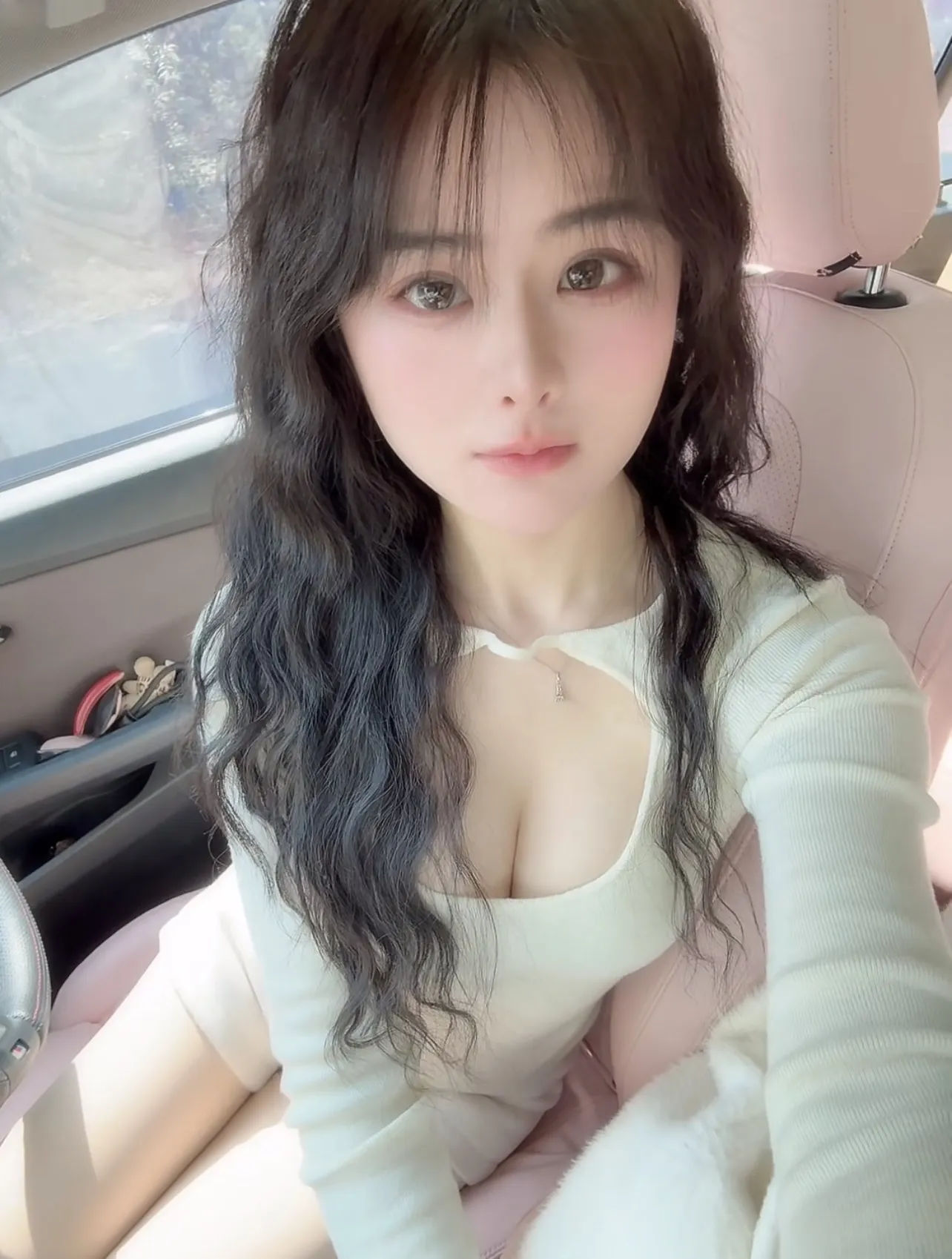 极品白嫩少御芝琳 Gallery 5