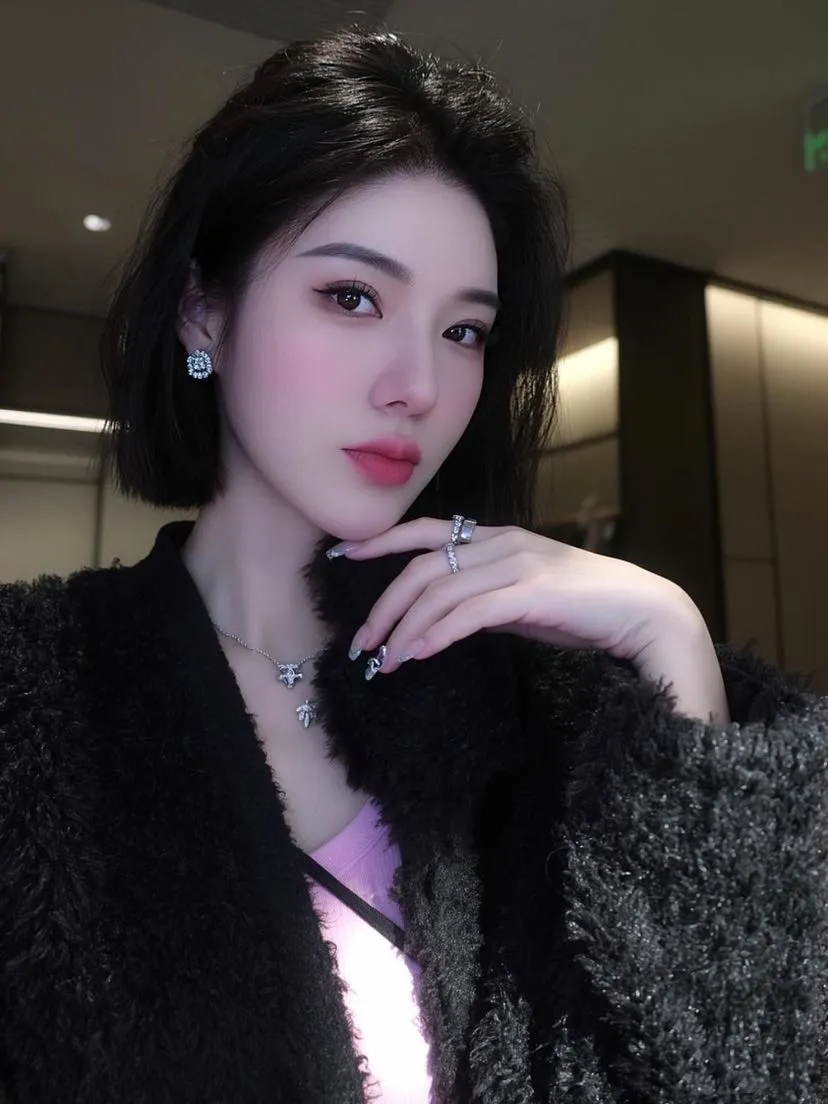 短发女神CC Gallery 1