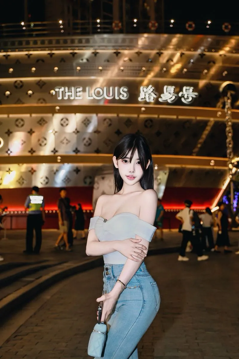 莎莎 童颜巨乳 声音甜美 三点粉一碰就哗哗流水 Gallery 1