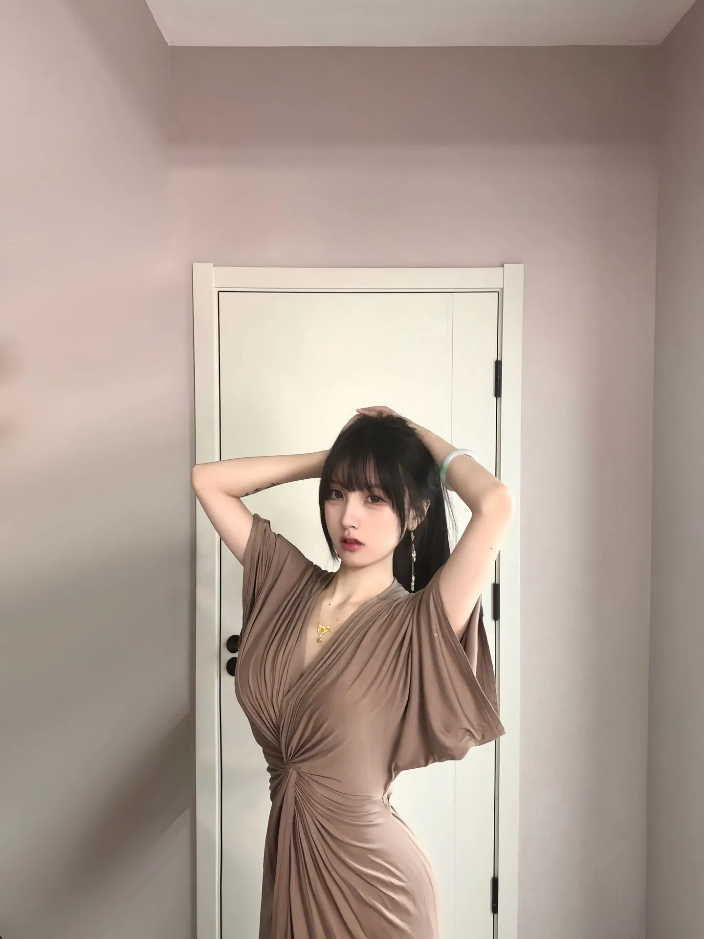 普陀 灿灿 身材高挑配酥胸 Gallery 4