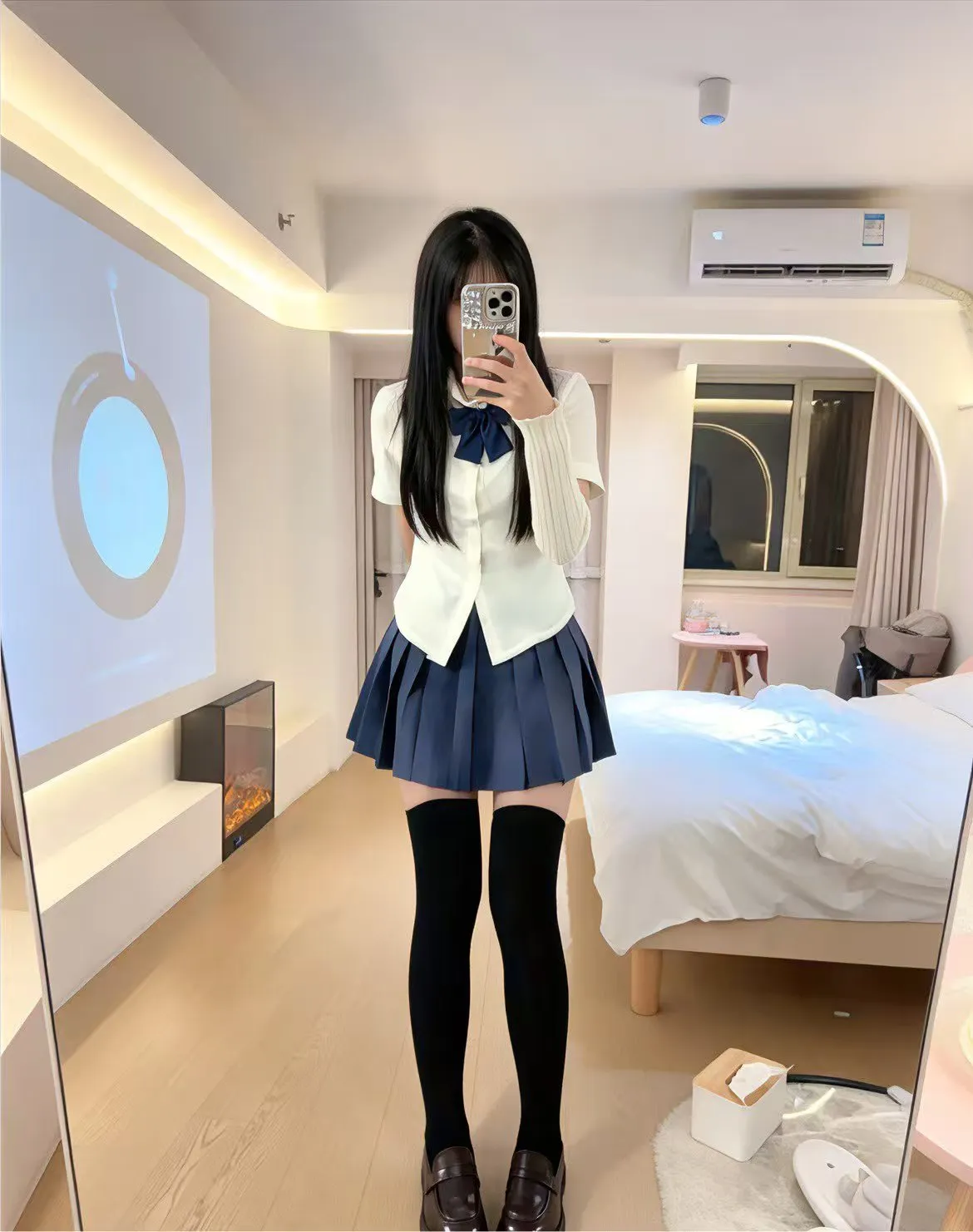 浦东夕夕一线天刚破处纯天然极品小白虎 Gallery 3