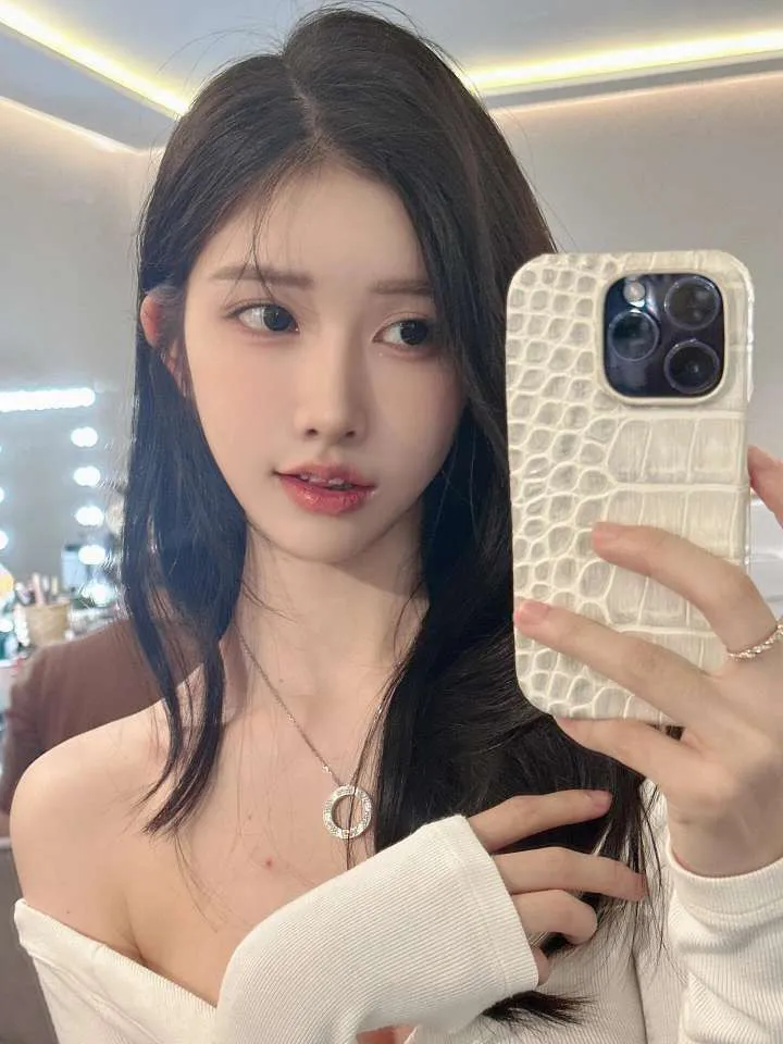 闵行钟灵 上粉下嫩 真实19岁【无风尘气】 Gallery 4