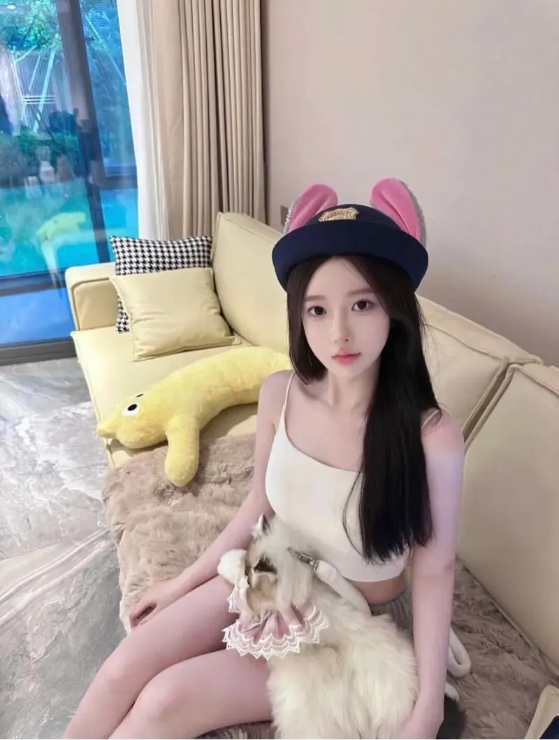 上海梦娜清纯兼职 Gallery 1