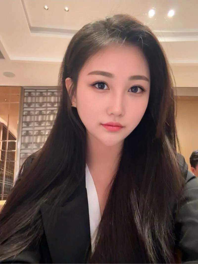 售楼小姐 慧嘉 楼市不景气，卖身还网贷 Gallery 5