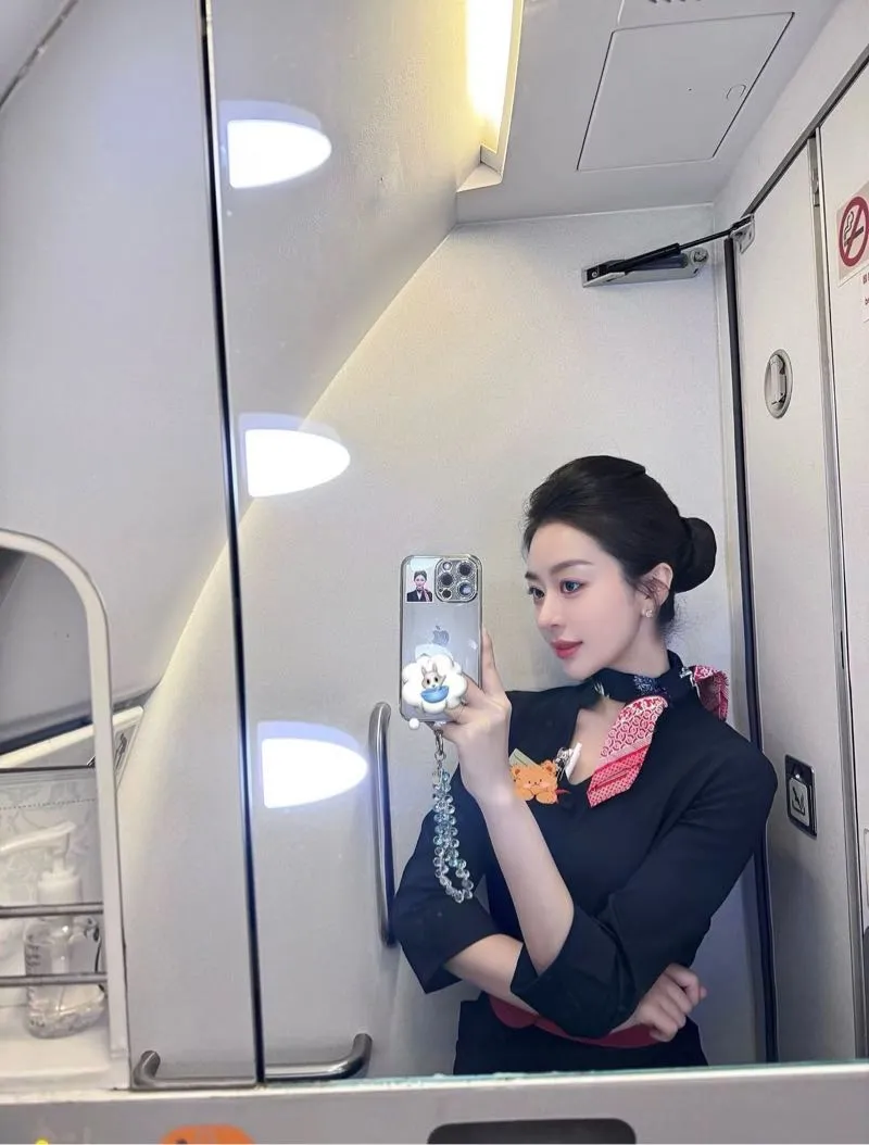 092东航空乘纯欲妹