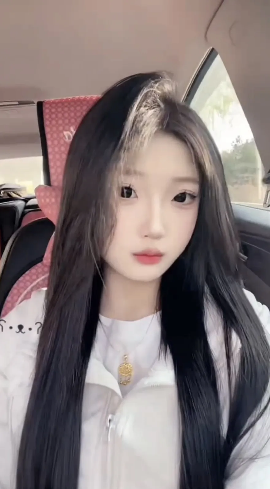 刚破处18岁学生兼职：小白菜（很嫩）