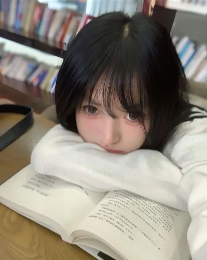 a631川音学生兼职短开 筷子腿美少女 Gallery 1