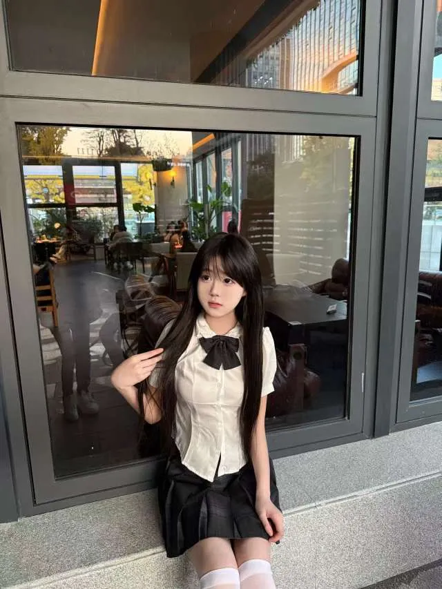 兜兜 刚下海萝莉 Gallery 4