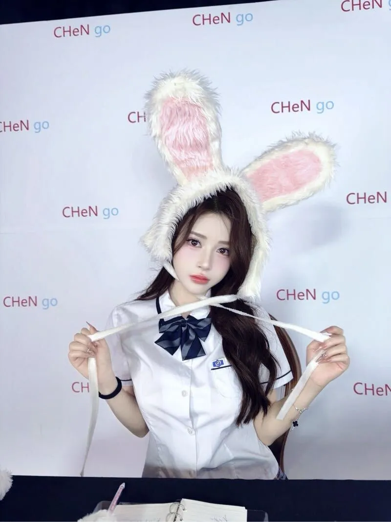 Y2757A-168静安童颜巨乳网红🏠三外五 Gallery 3