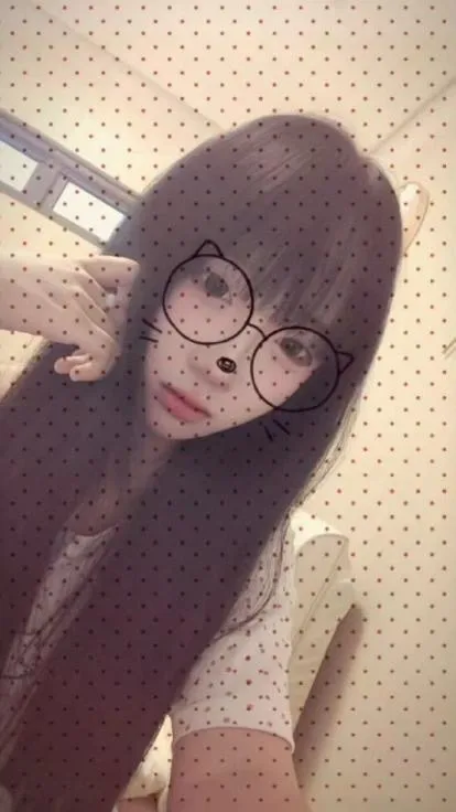 徐汇 琳琳 真实18嫩妹 刚破处 真人真照 Gallery 4