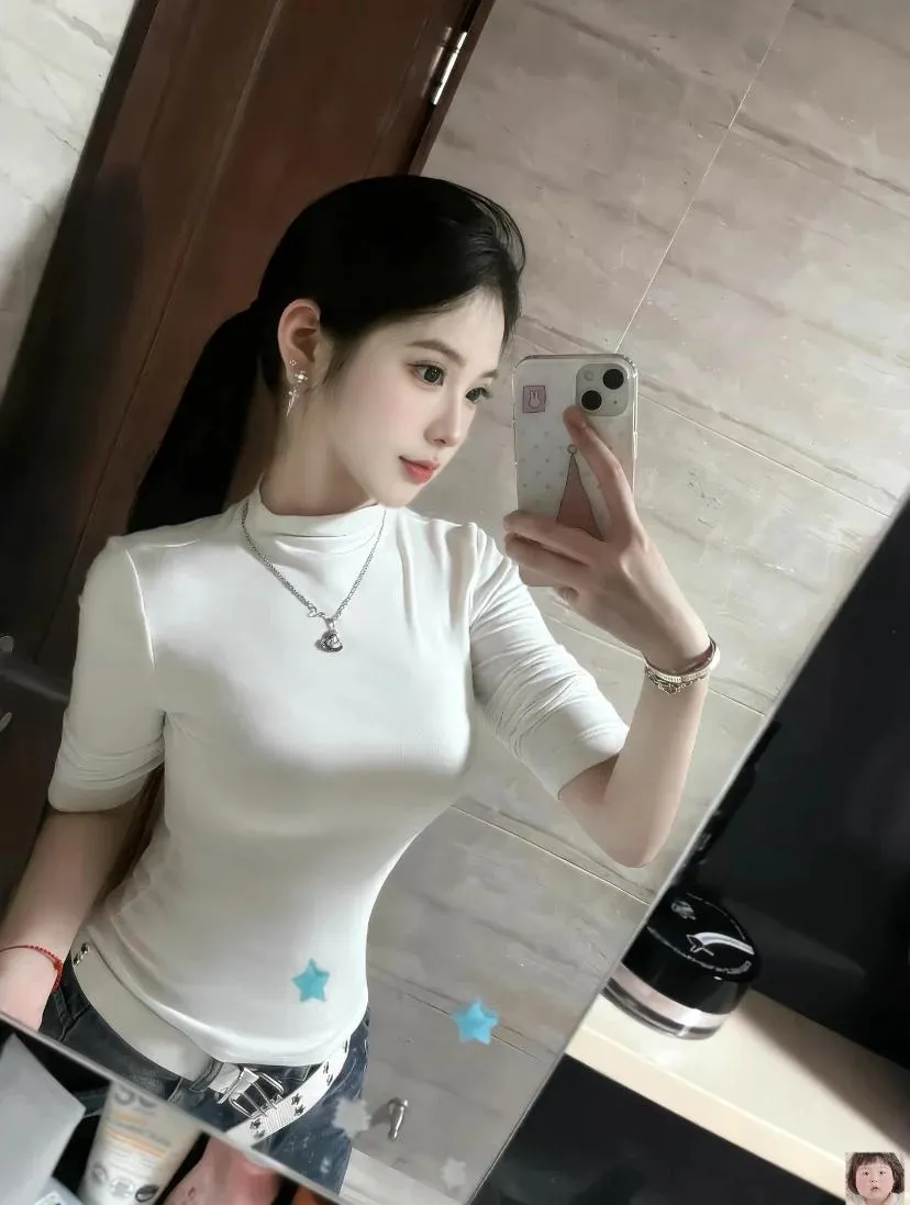 闵行诗诗  纯欲冷白皮 Gallery 4