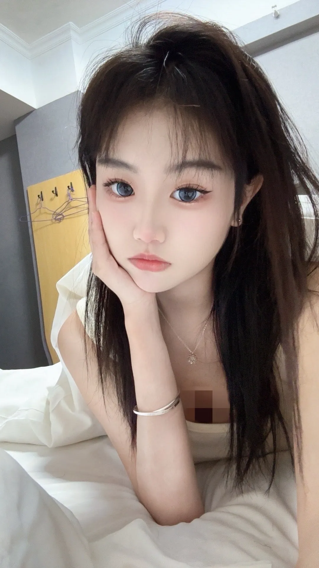 闵行08涂雨 尤物初下海,紧嫩三点粉(假赔万) Gallery 4