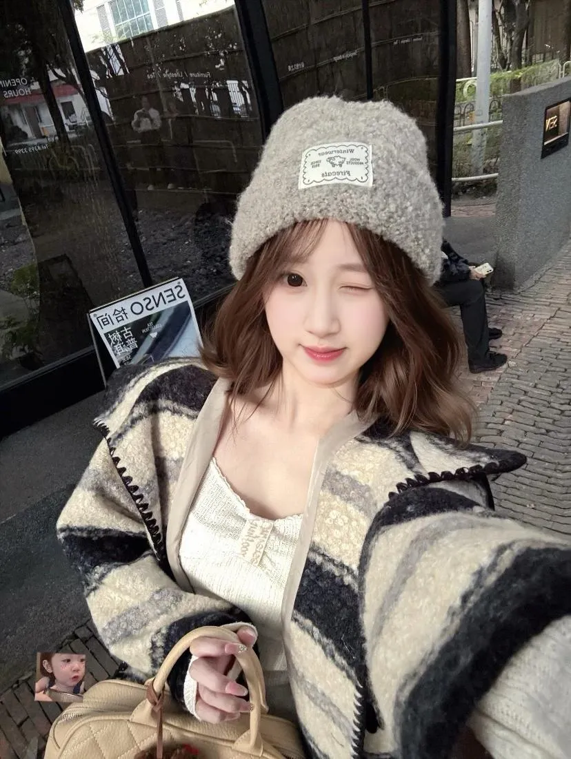 07可可   三点粉白虎 馒头一线天  只做外出 Gallery 4