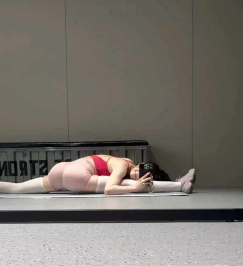 长宁闵行特服苍老师wtcpsm三通一字马