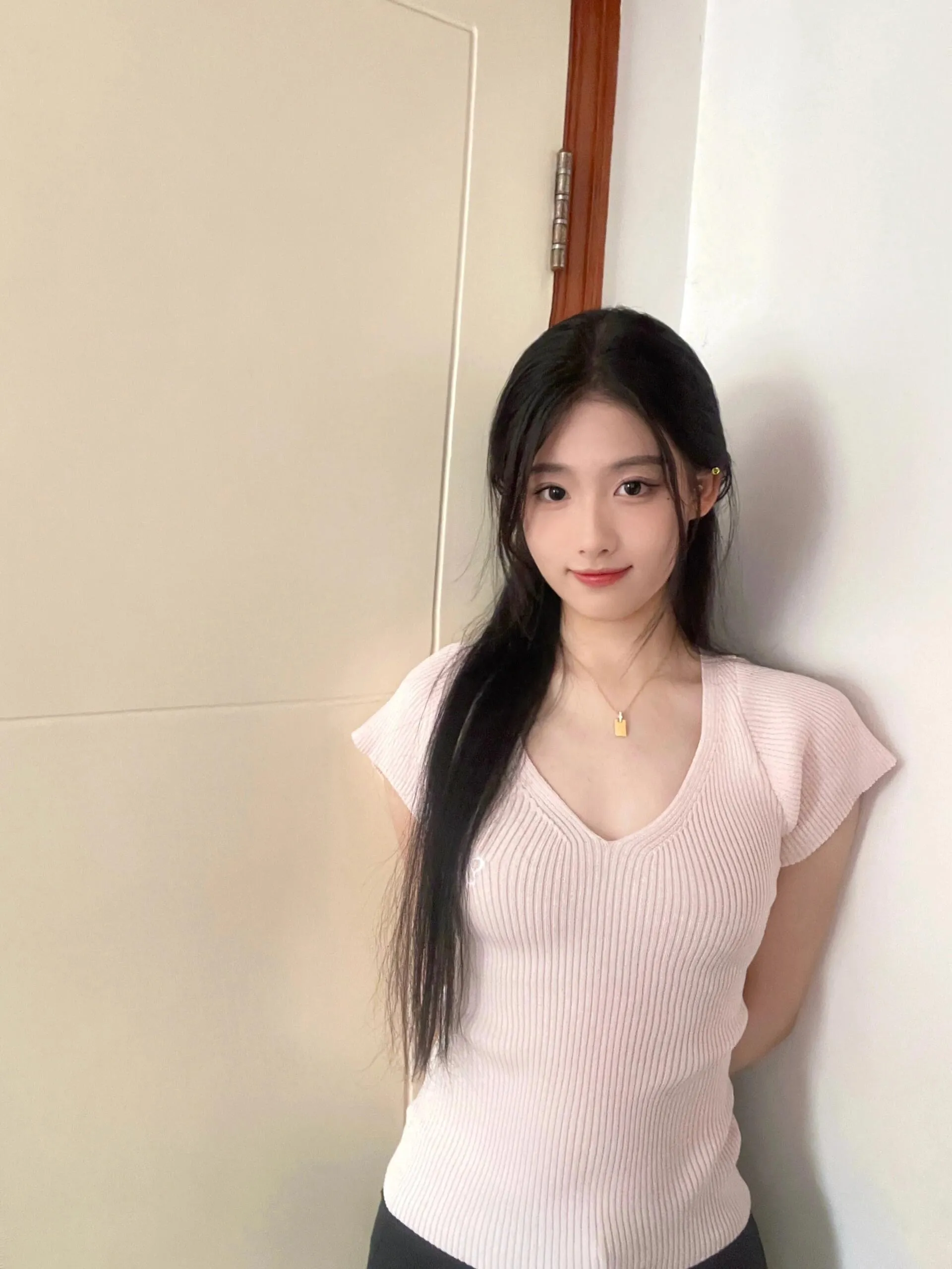 小玲，床上小妖精骚气冲天叫声销魂 Gallery 1