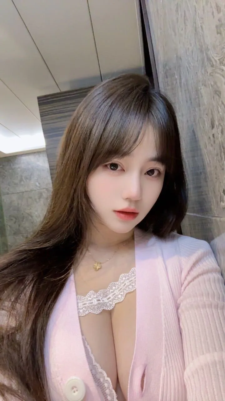 达灵 童颜巨乳 大E 服务好 Gallery 4