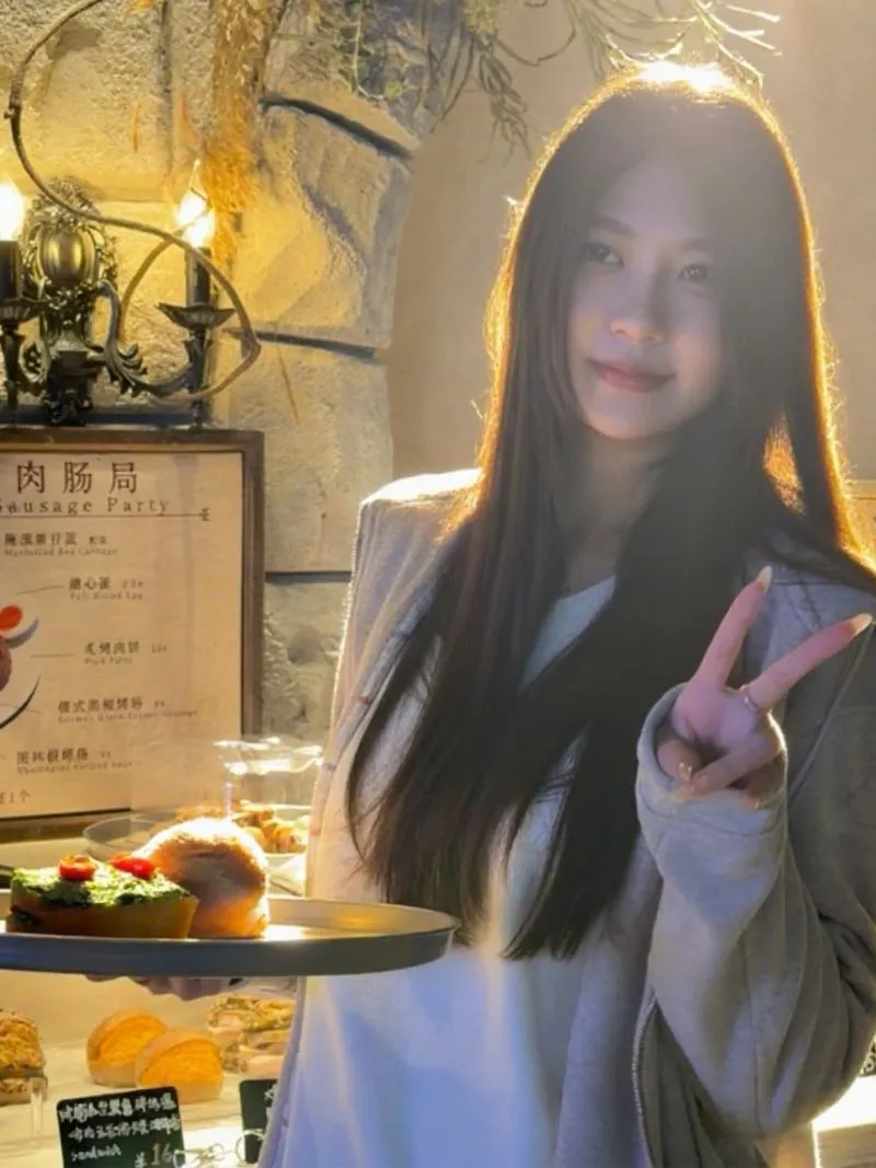 192新人杂志模特新人晓晓首开