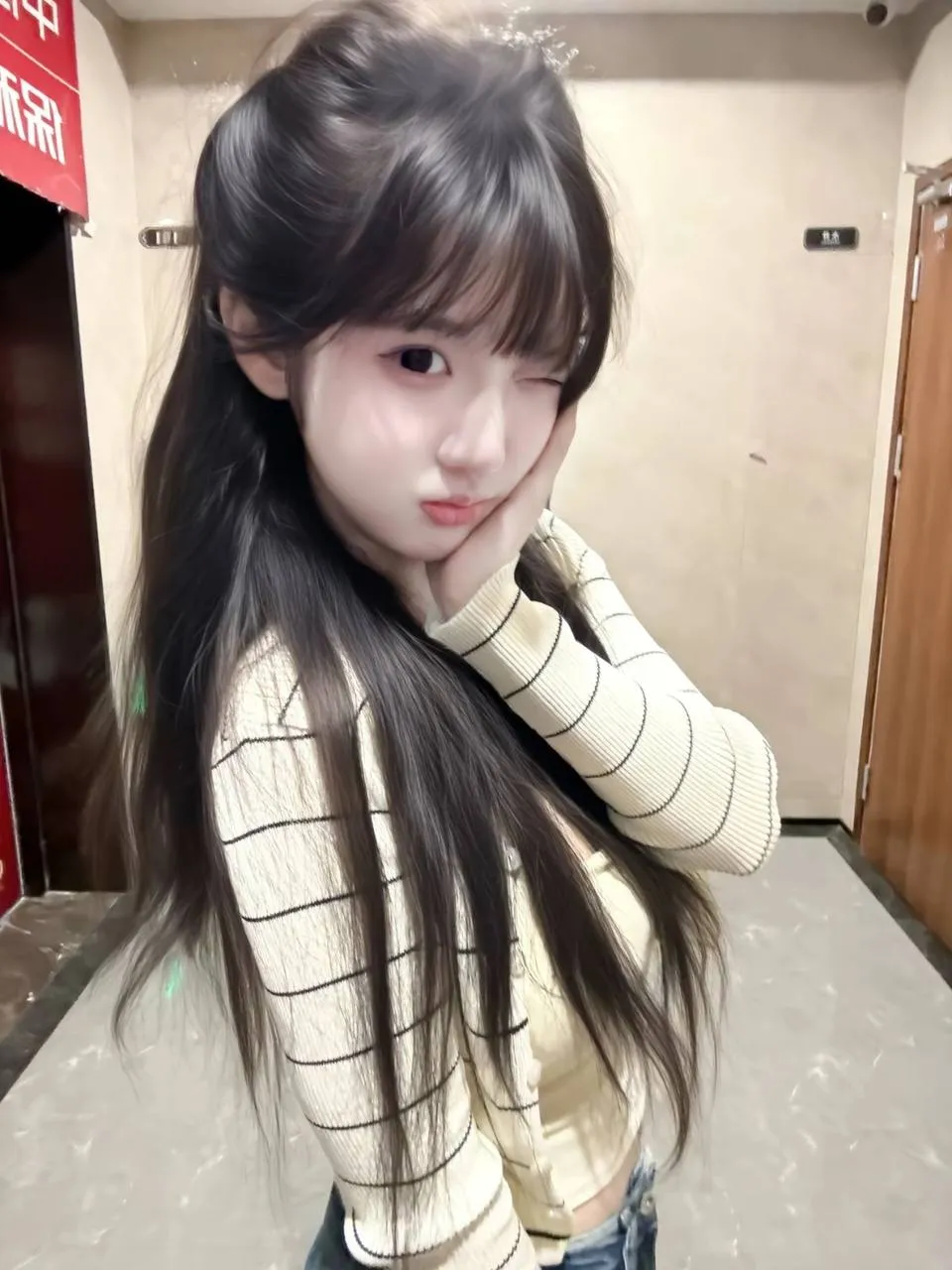 一线天馒头逼水超多骚浪纯 贝儿 Gallery 1