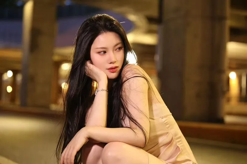 95，小A8气质美女少妇型，兼职人妻 Gallery 6